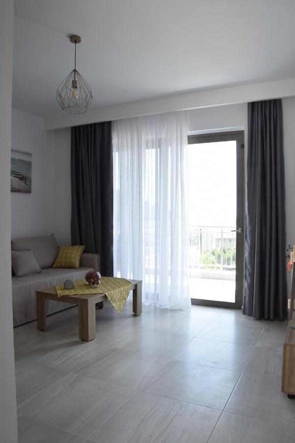 Anemoni Apartment